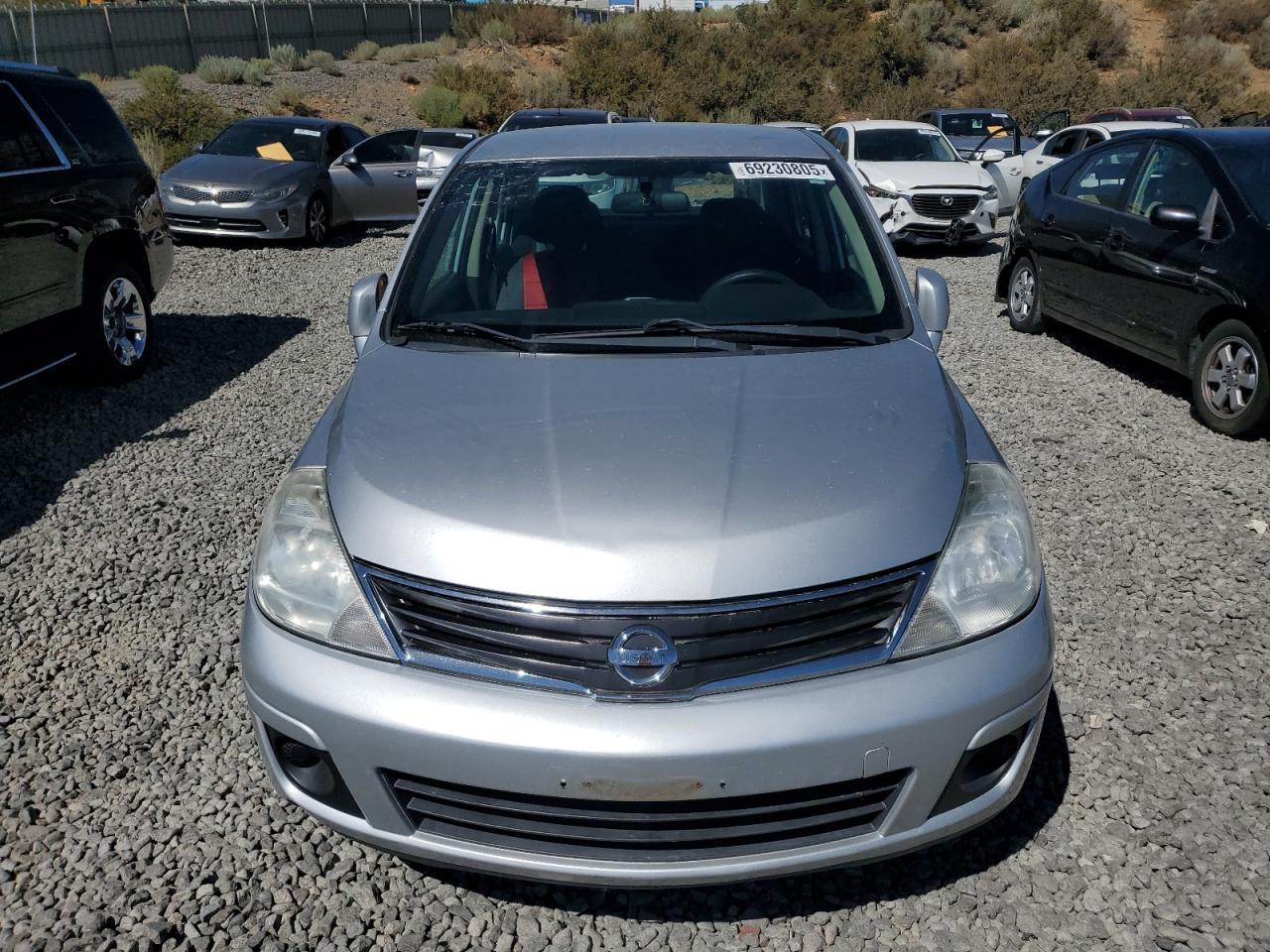2011 Nissan Versa s