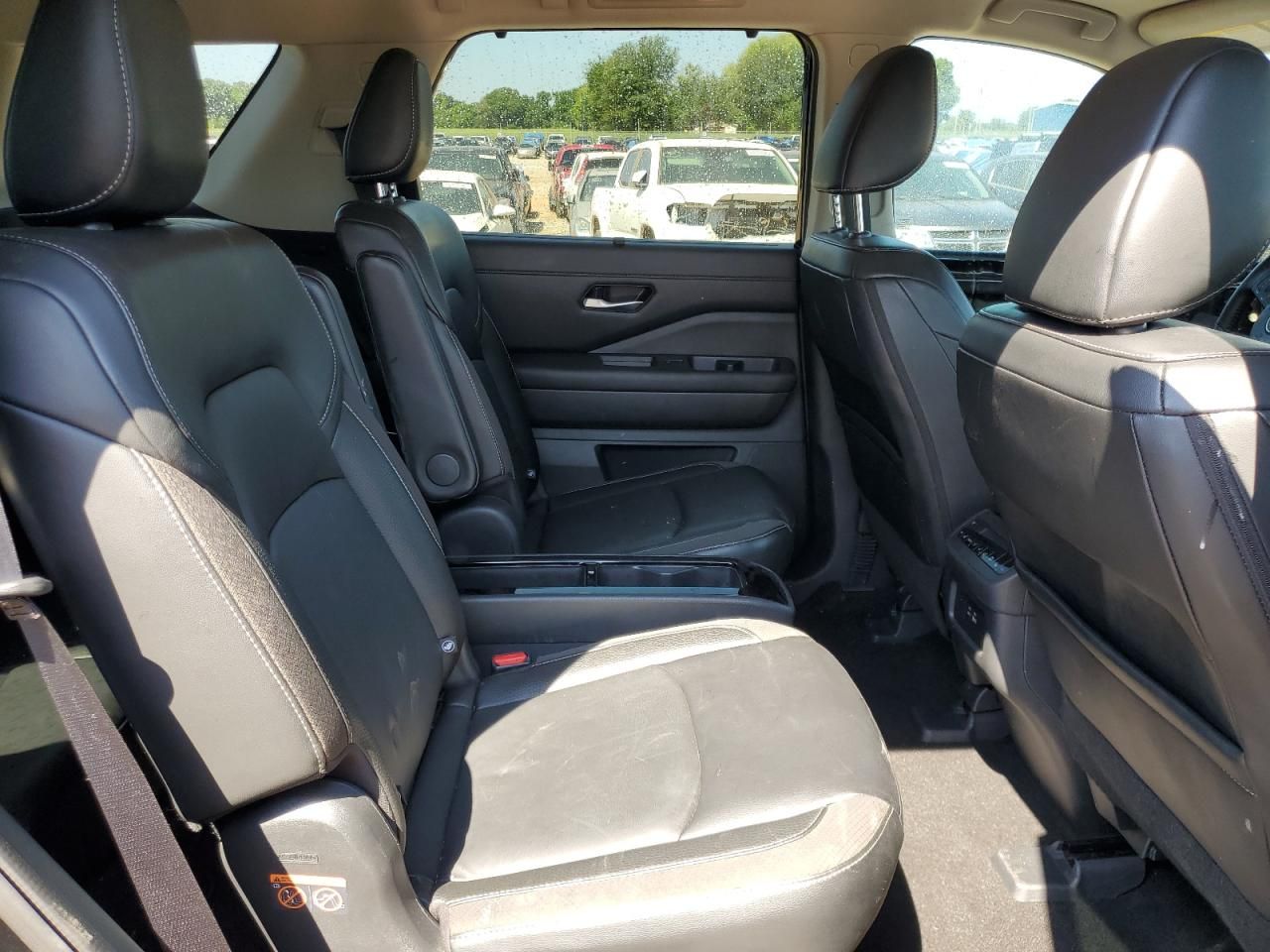 2024 Nissan Pathfinder sl