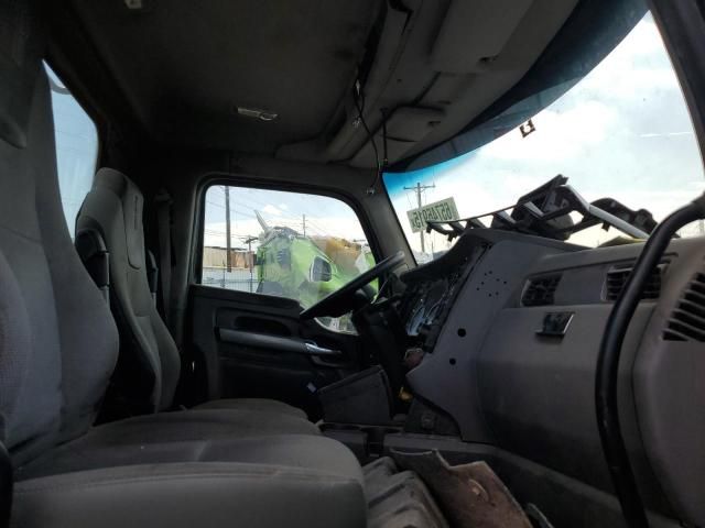 2016 Kenworth T880 Semi Truck