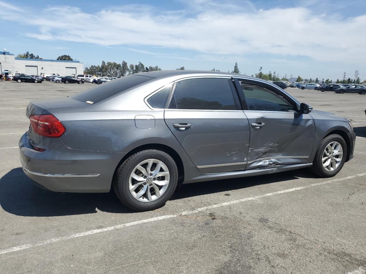 2016 Volkswagen Passat s