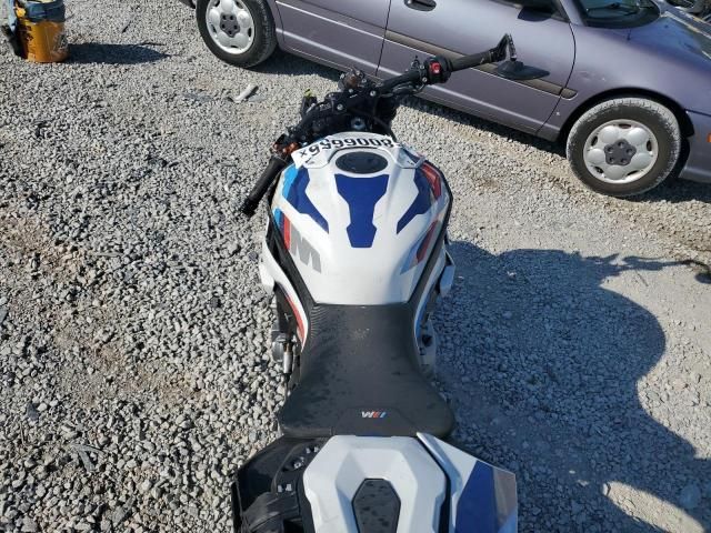 2024 BMW M 1000 R