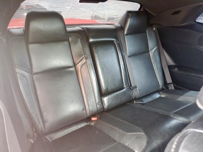 2015 Dodge Challenger sxt Plus