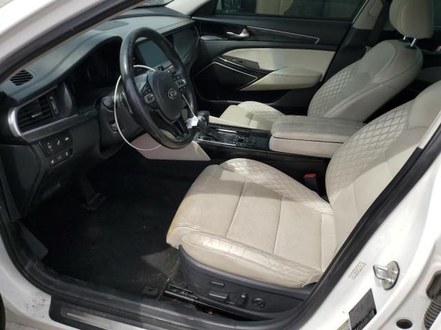 2017 KIA Cadenza Premium