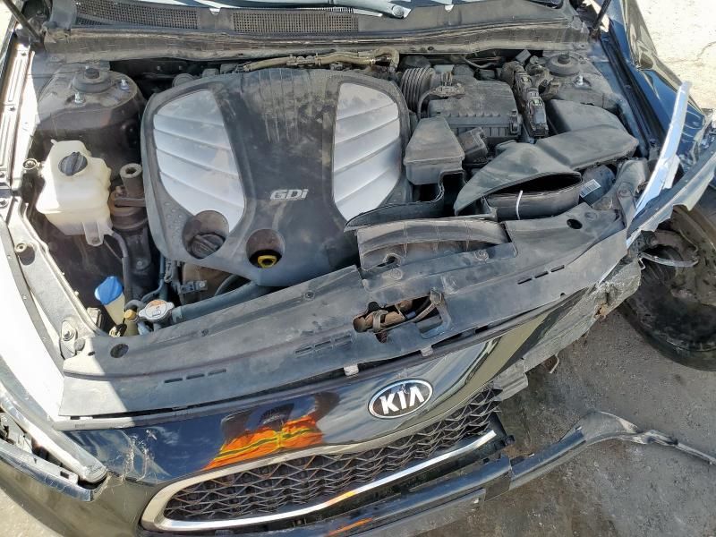 2015 KIA Cadenza Premium