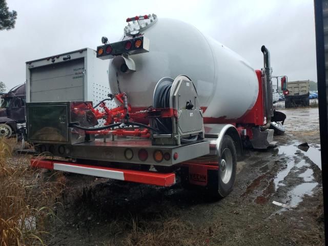 2016 Peterbilt 337