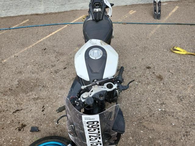 2025 Cf Moto 675SS
