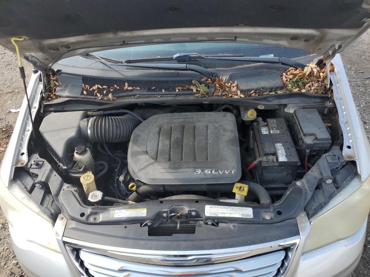2011 Chrysler Town & Country Touring