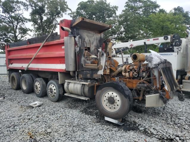 2005 Kenworth T800 Dump Truck