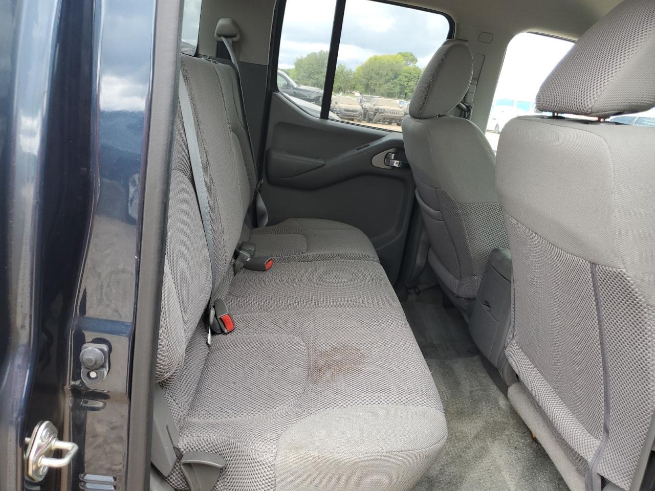 2016 Nissan Frontier sv