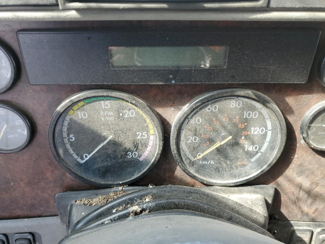 2007 Freightliner Convention-Trucks