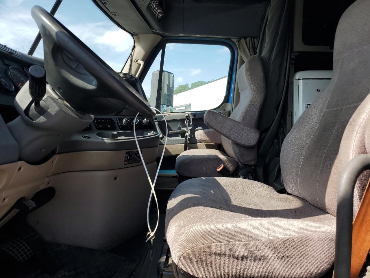 2018 Freigliner 2018 Freightliner Cascadia 125 Semi Truck