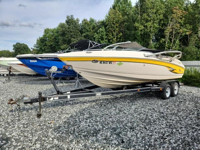 2002 Chaparral 216 SSI Sport Boat-Boats