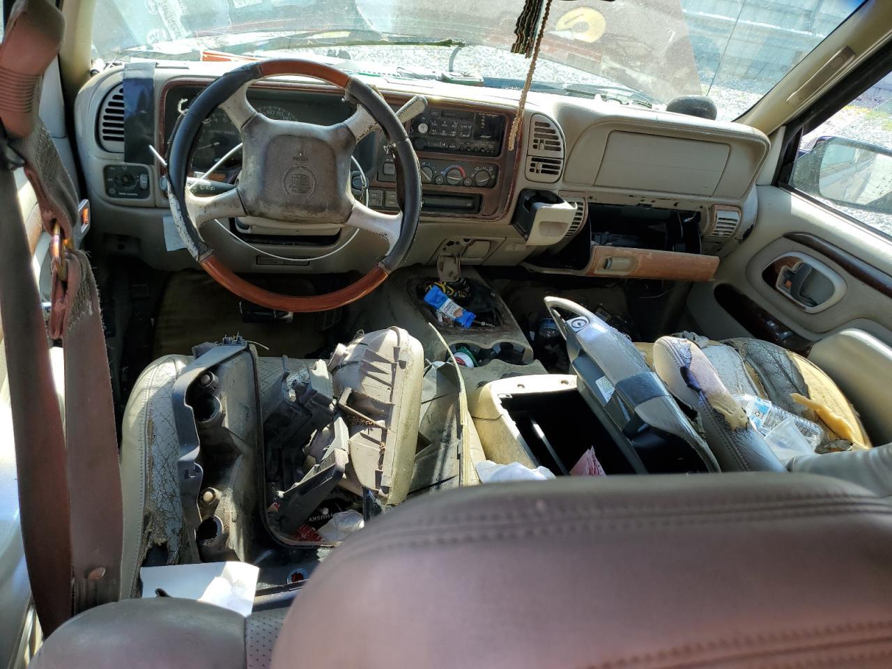 2000 Cadillac Escalade Luxury