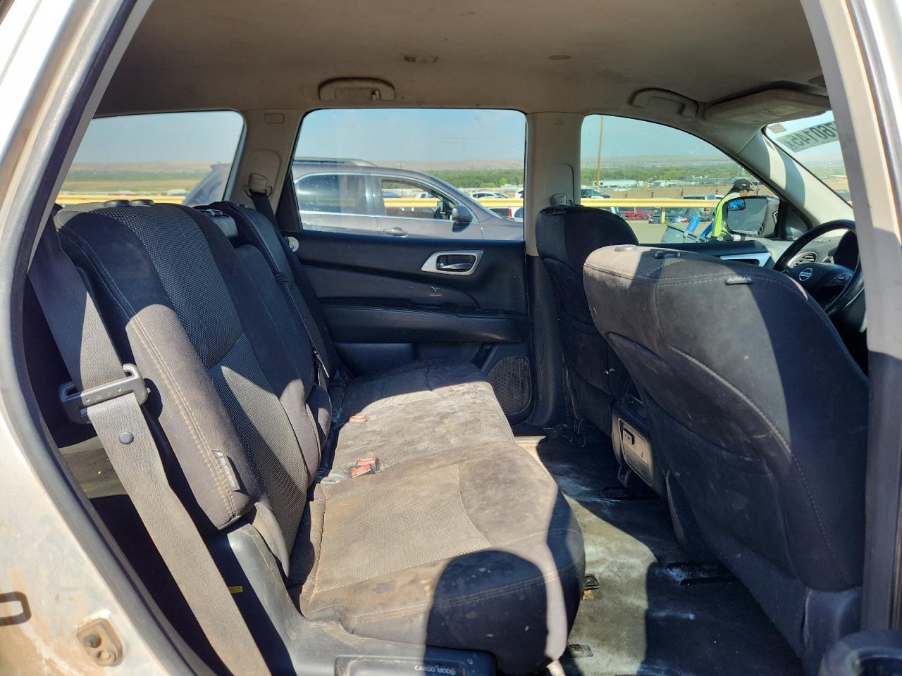 2019 Nissan Pathfinder s