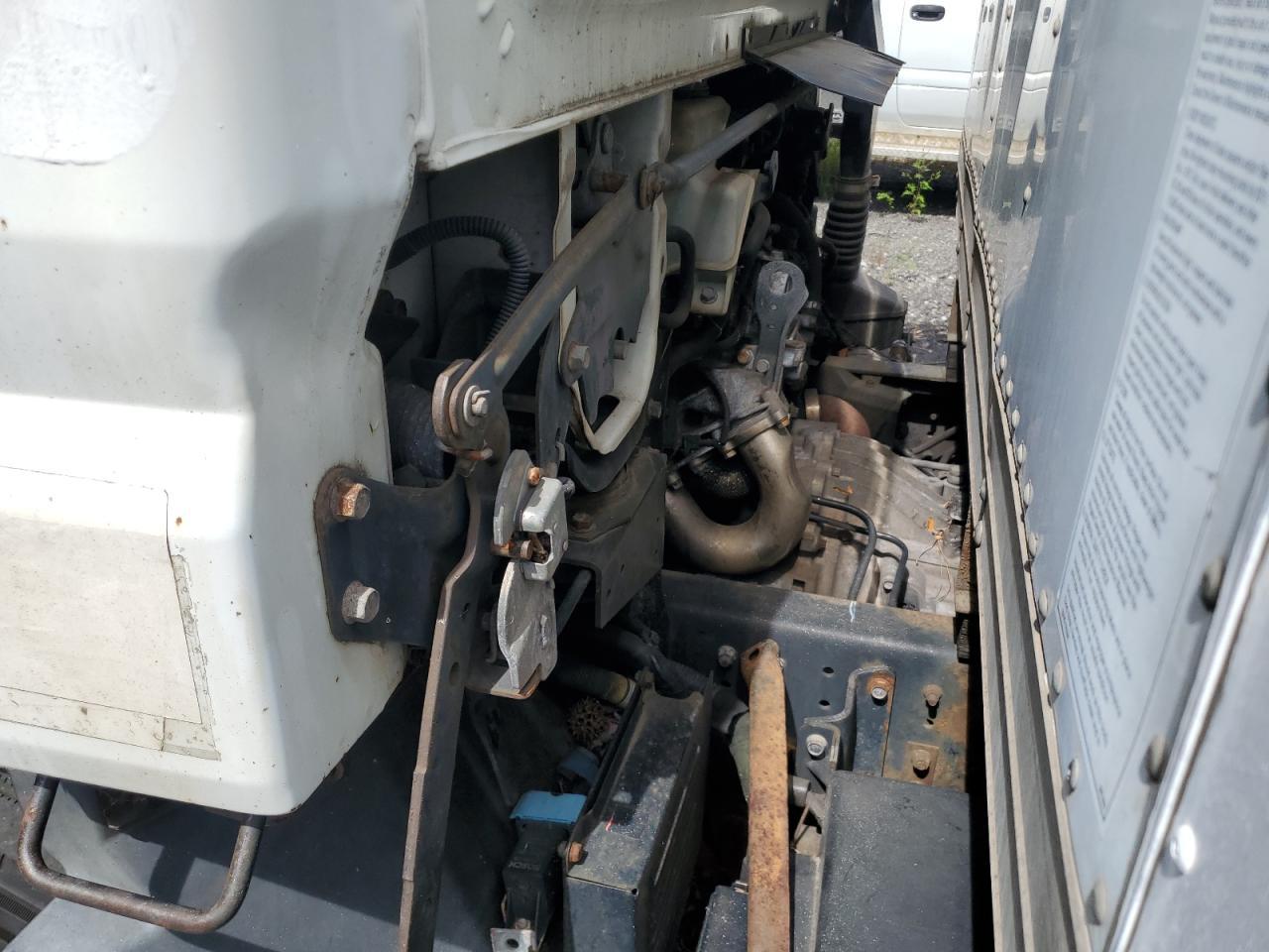 2013 Mitsubishi Fuso Truck OF America INC FE FEC72S