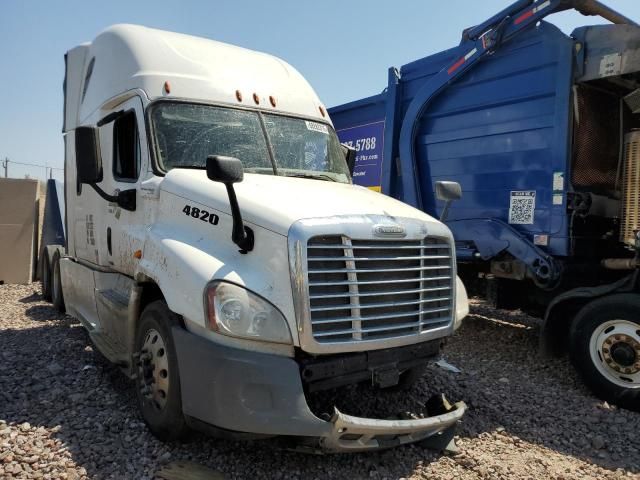 2016 Freightliner Cascadia 125 Semi Truck