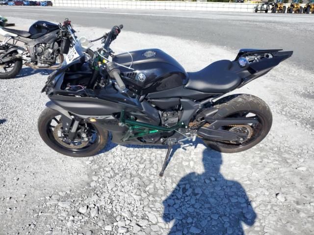 2024 Yamaha YZFR7