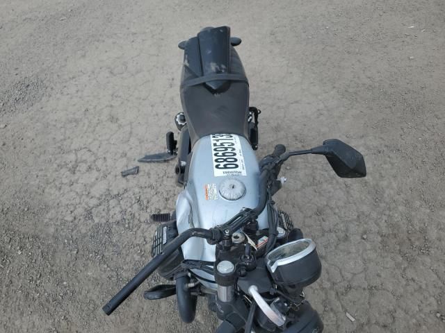 2021 Moto Guzzi V7 Stone
