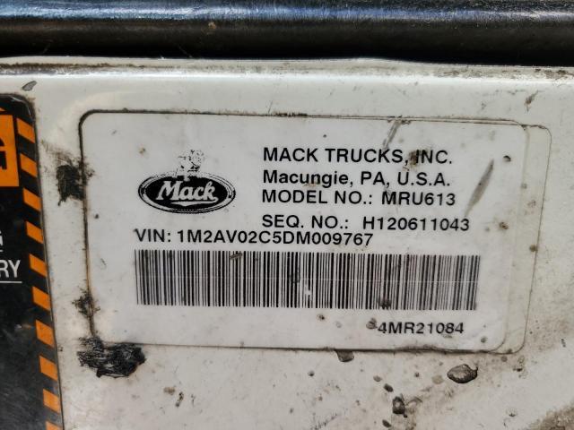 2013 Mack MRU613 Refuse Truck