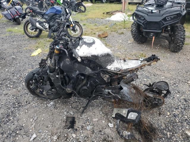 2023 Ducati Streetfighter V4