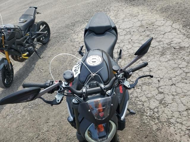 2022 Ducati Monster