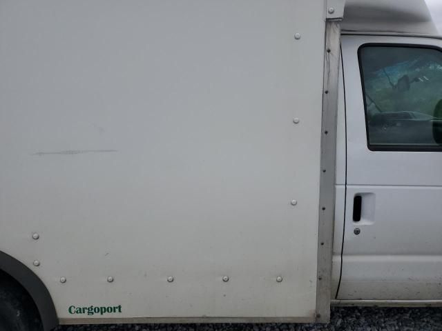 2018 Ford Econoline E350 Super Duty Cutaway Van