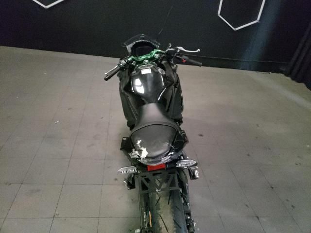 2025 Kawasaki EX650 R