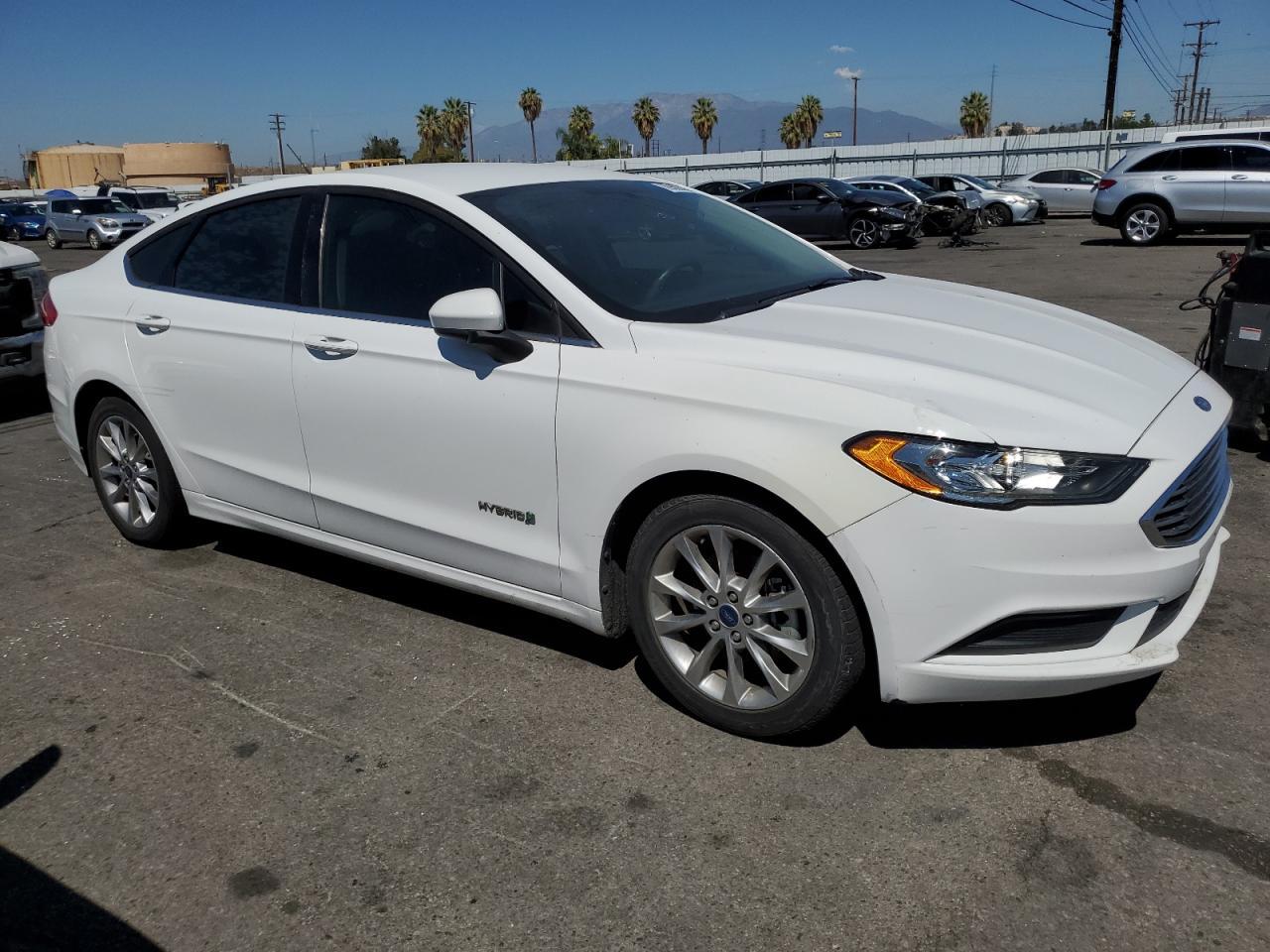 2017 Ford Fusion se Hybrid