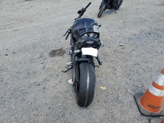 2023 Suzuki GSX-S1000 A