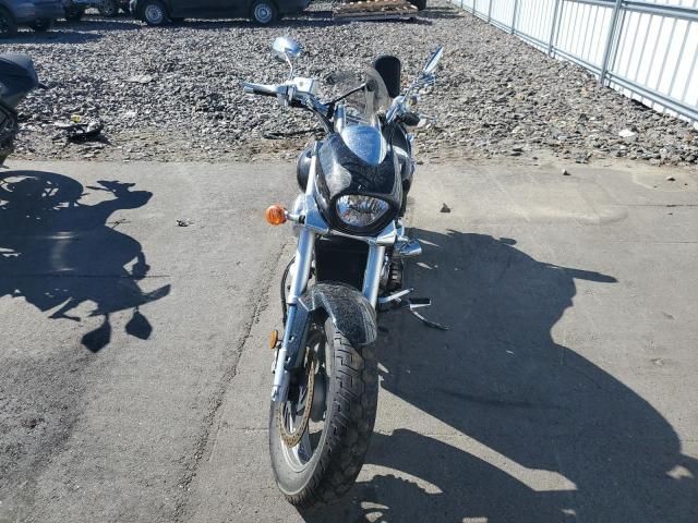 2013 Suzuki VZ800