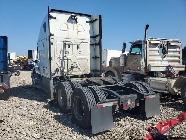 2018 Freightliner Cascadia 125 Semi Truck