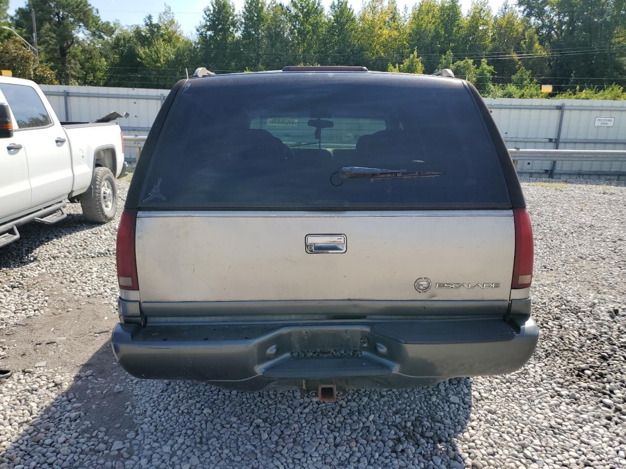 2000 Cadillac Escalade Luxury