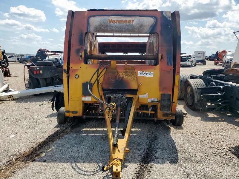 2018 Vermeer 605N Select Round Baler