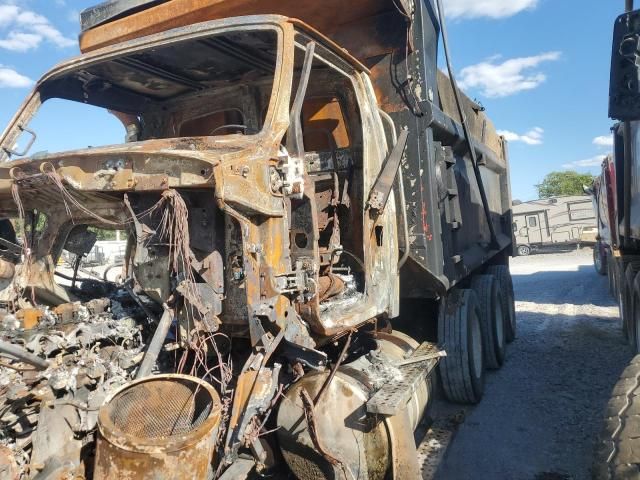 2009 Sterling L9500 Dump Truck