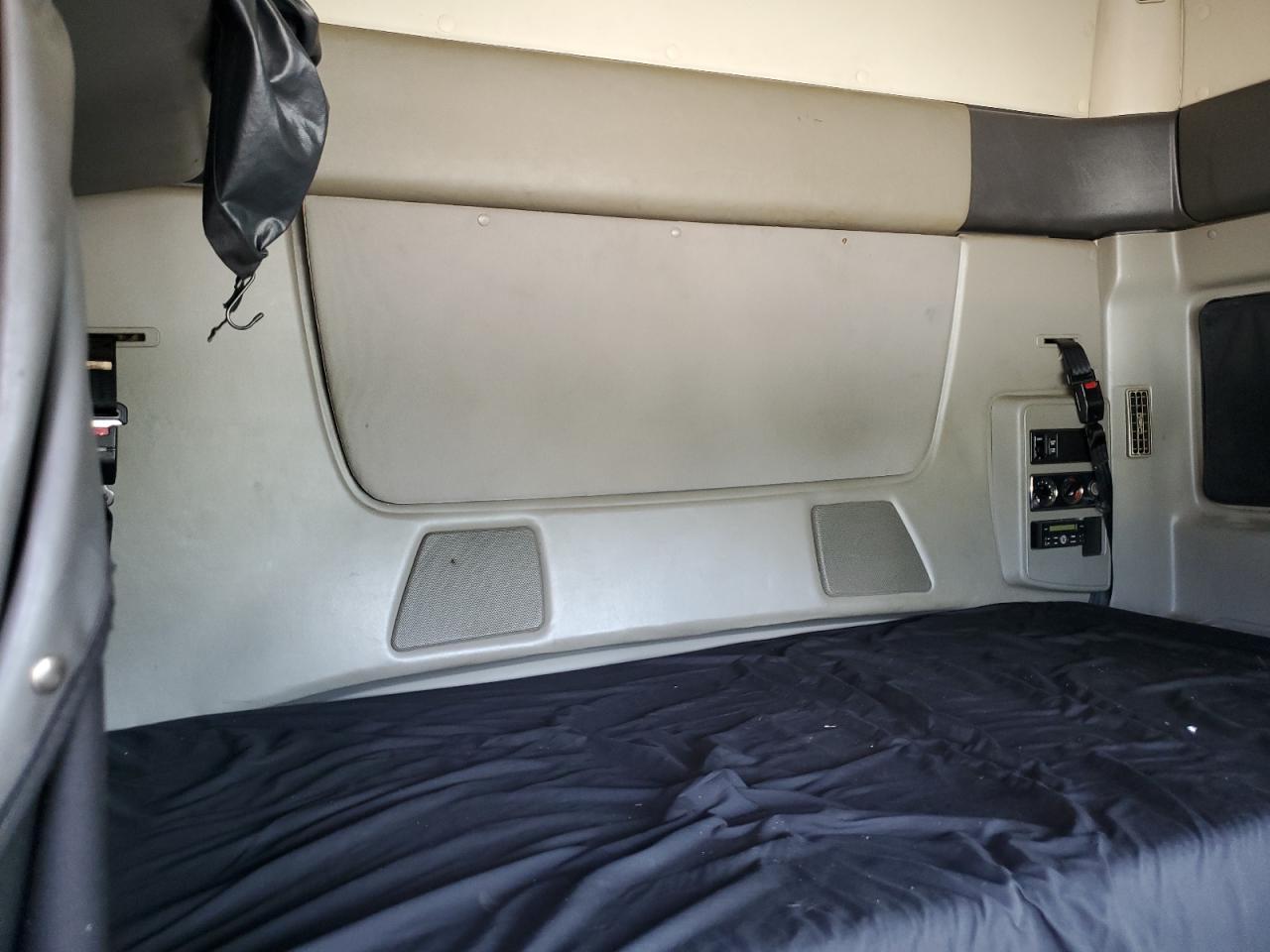 2015 International Prostar Semi Truck