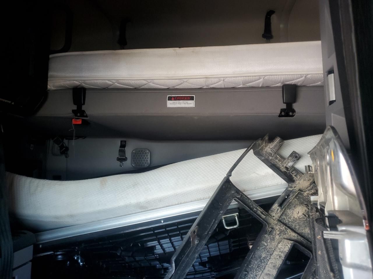 2024 Mack Anthem Semi Truck