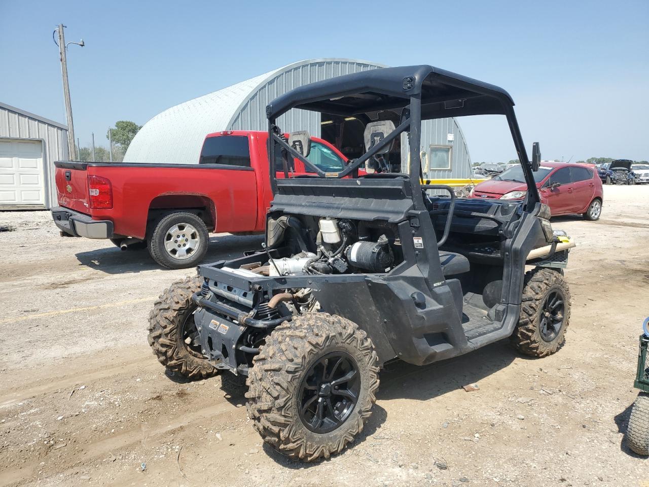 2016 Can-Am Defender