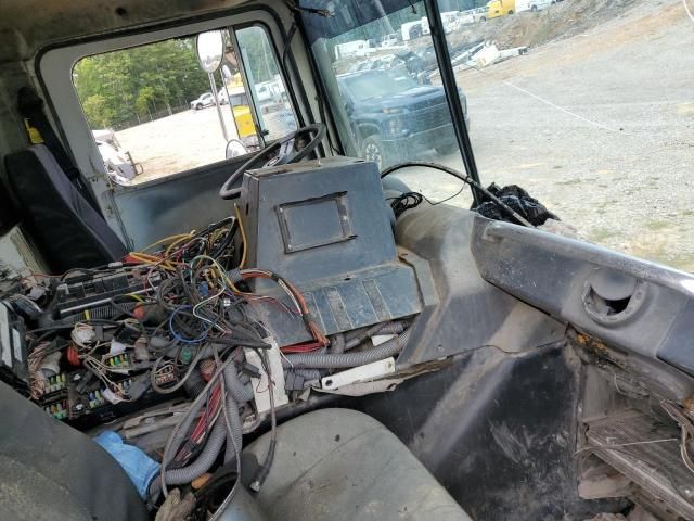 2010 Mack Terrapro Refuse Truck
