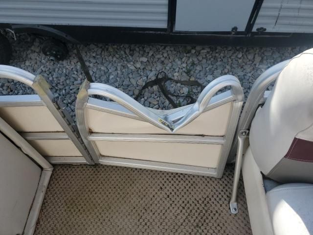 2005 Godfrey 200RE Aqua Patio-Boats