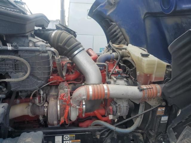 2017 Peterbilt 579 Semi Truck