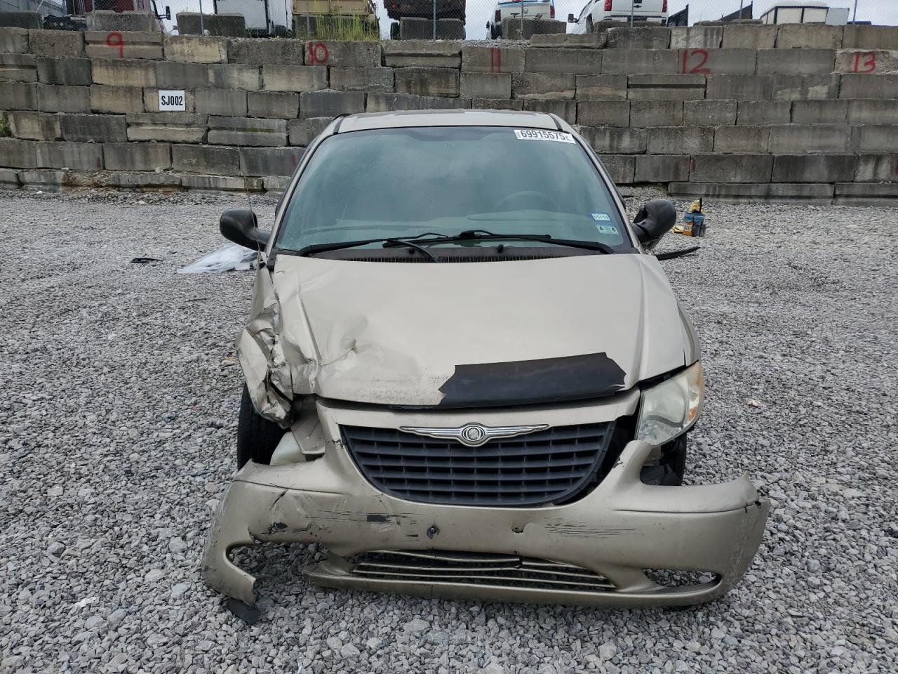 2003 Chrysler Voyager lx