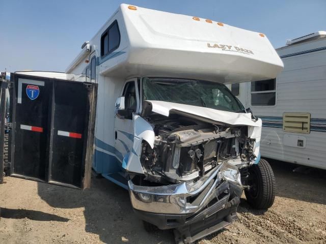 2014 Ford Econoline E450 Super Duty Cutaway Van