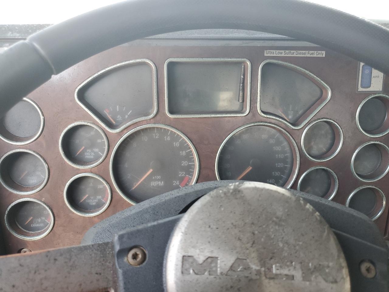 2012 Mack CXU613 Semi Truck