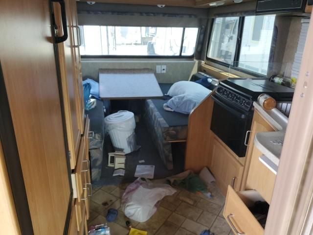 2014 Ford Econoline E450 Super Duty Cutaway Van