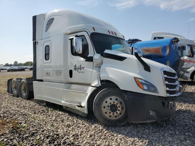 2020 Freigliner Cascadia 126