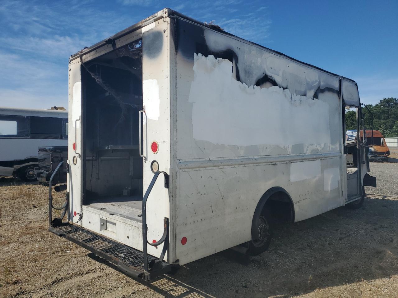 2013 Ford Econoline E450 Super Duty Commercial Stripped Chas