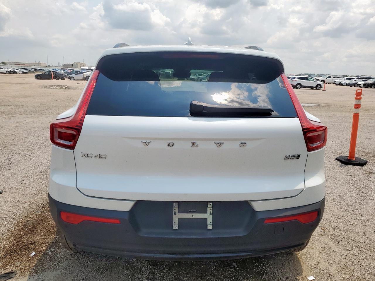2025 Volvo Xc40 Plus