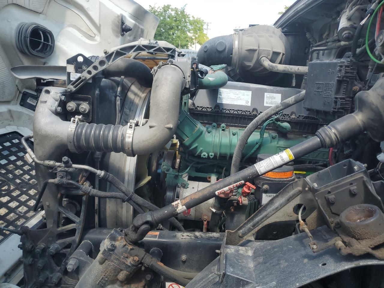 2018 Volvo VN VNM-Semi Truck