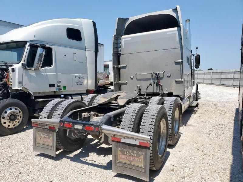 2024 Peterbilt 389 Semi Truck