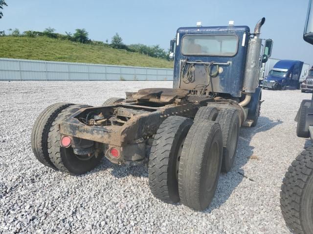 2000 Peterbilt 378 Semi Truck